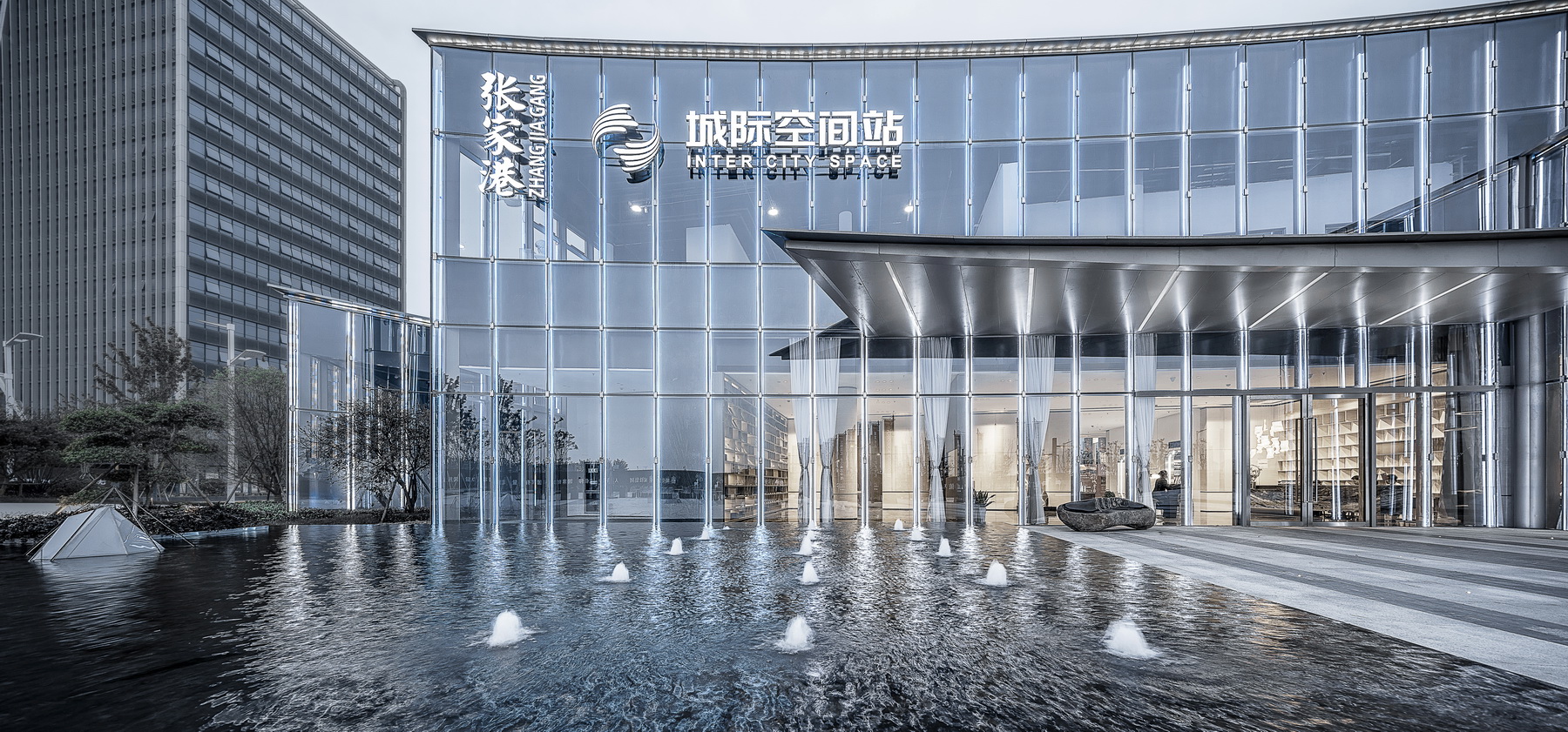 张家港绿地·高铁新城展示中心丨翰方设计-2