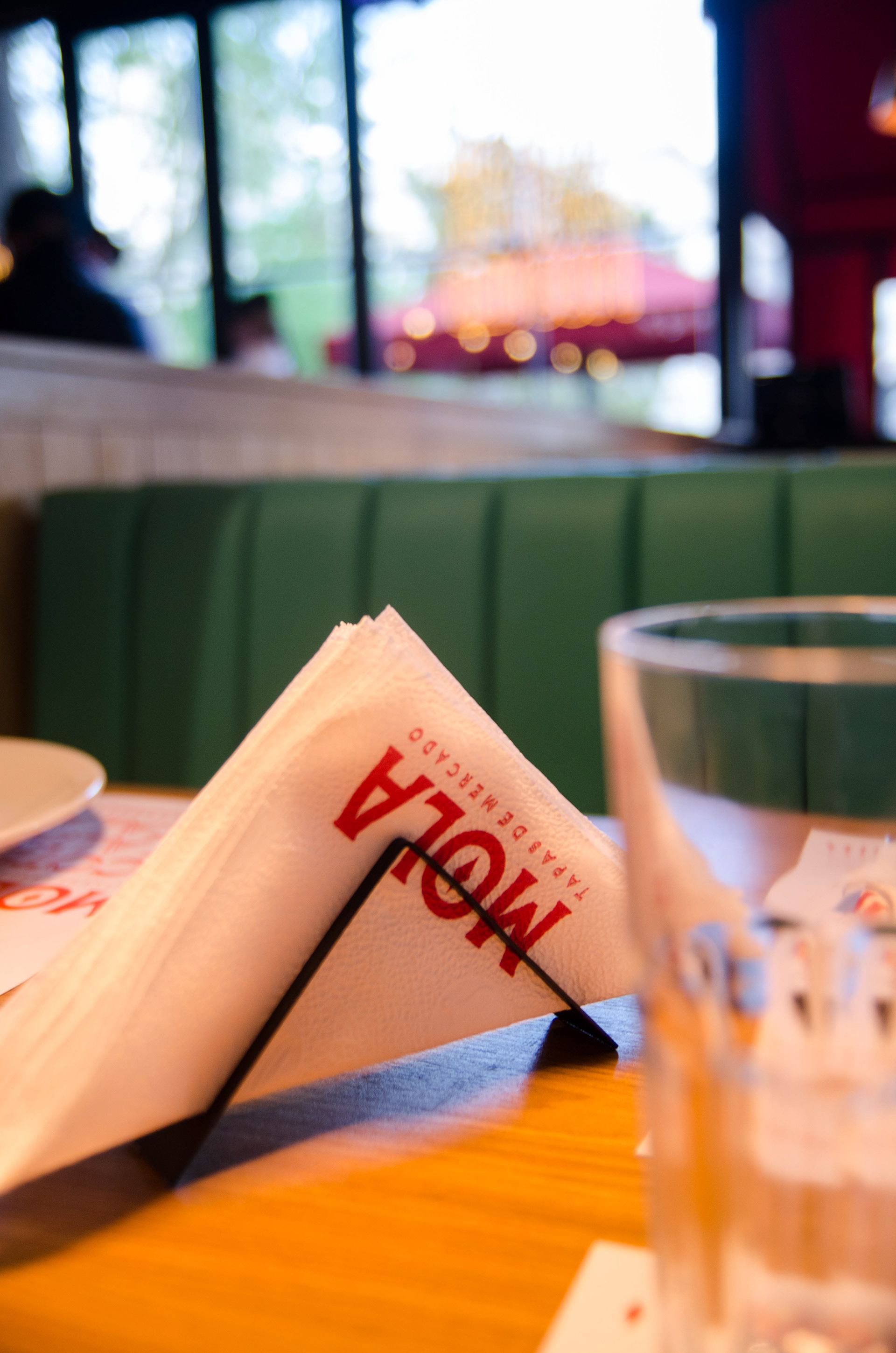 MOLA Tapas de Mercado 室内设计-9