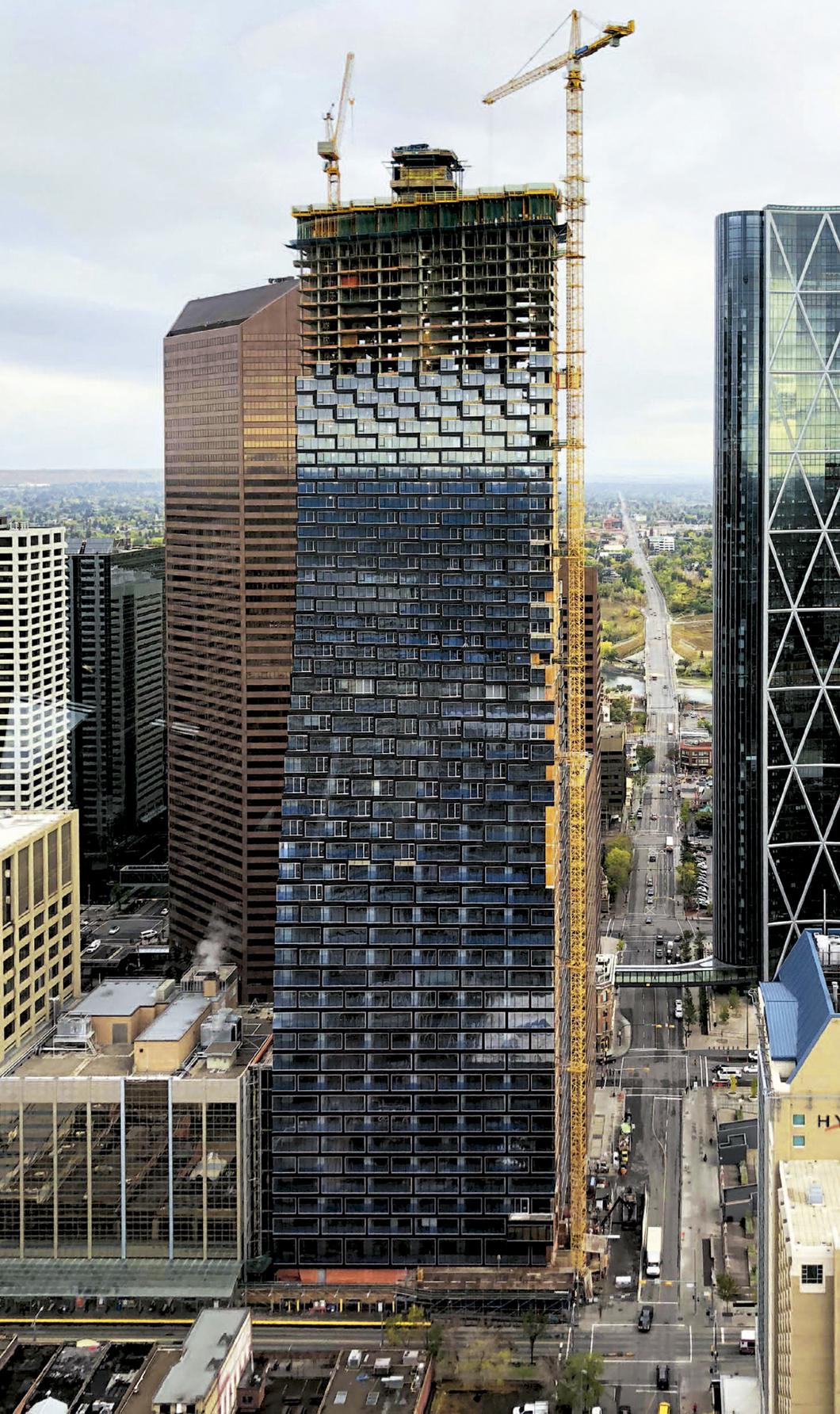 Calgary 市中心的 Telus Sky 塔楼 | 摩天大楼中的住宅与办公空间融合-10