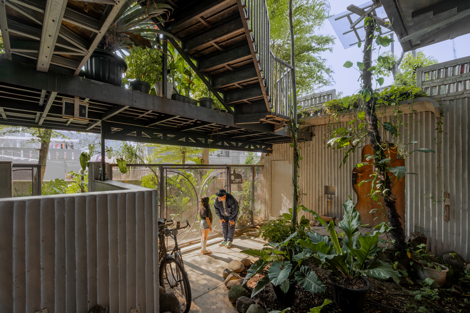 绿意盎然的别墅住宅兼工作室丨印度丨Realrich Architecture Workshop-30