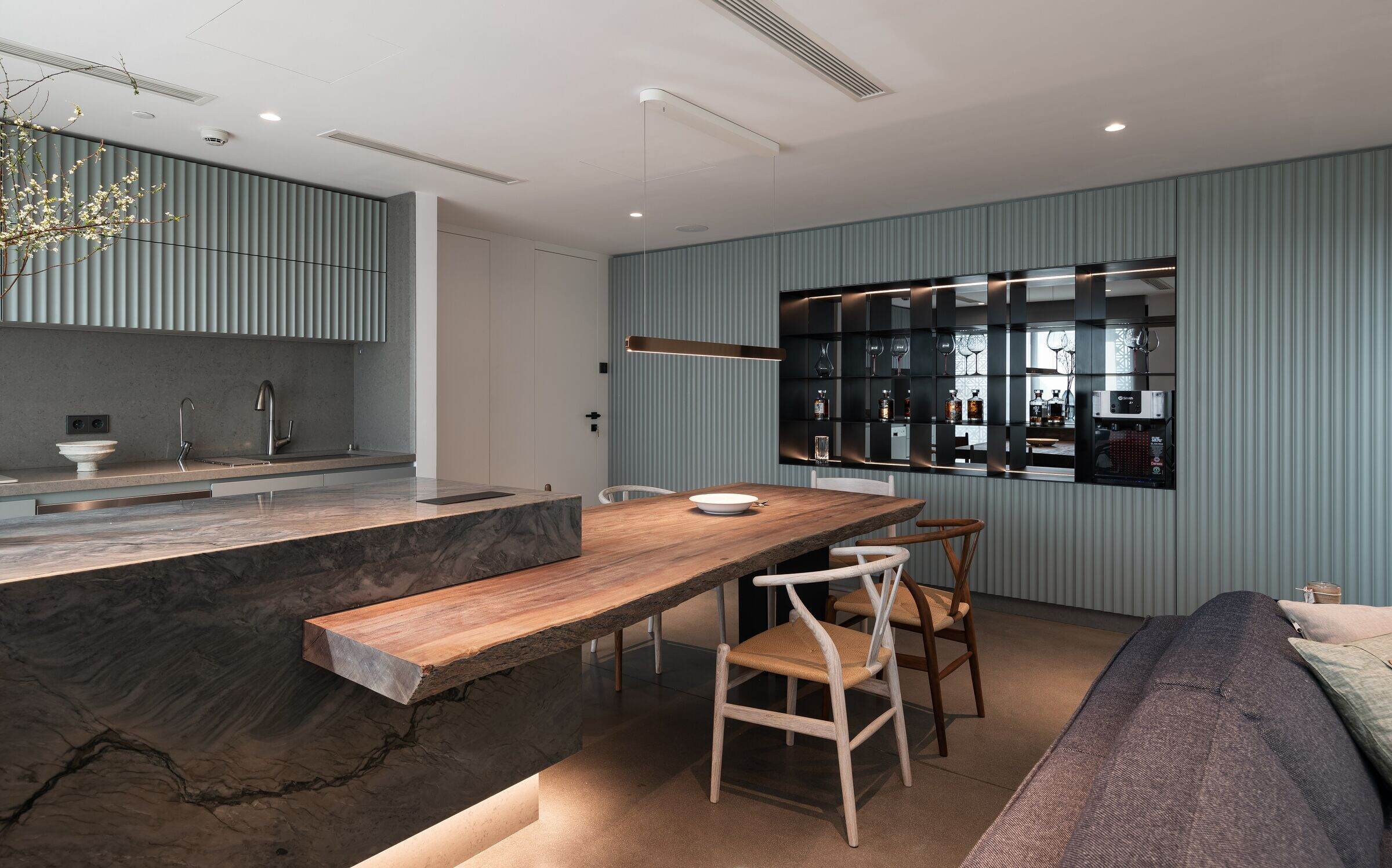 越南河内工业风顶层公寓设计丨VietDECOR-8