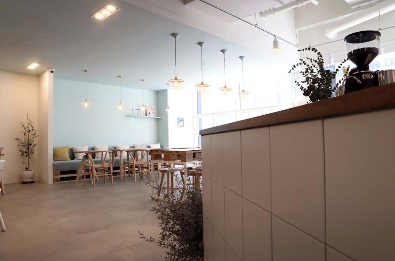 30 坪舒适氛围的咖啡馆设计-13