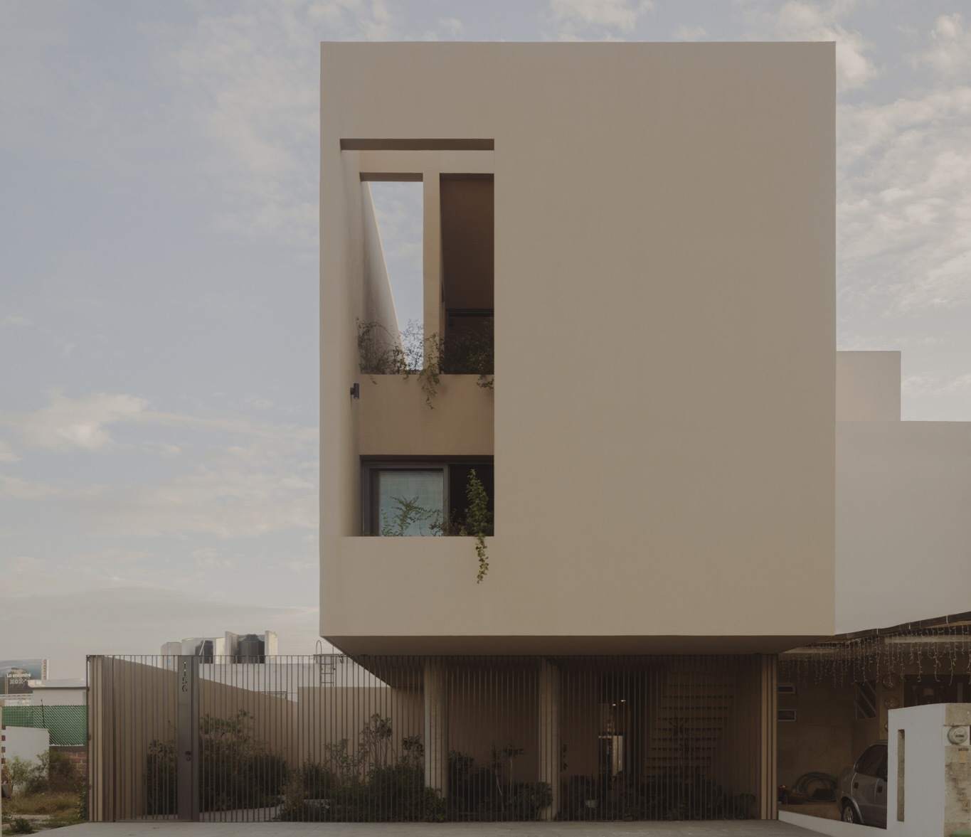 Aguilar House / Taller Segovia Molina-31