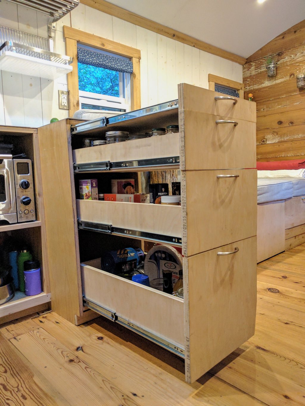 Thomas Tiny Bus House – Tiny House Swoon-9