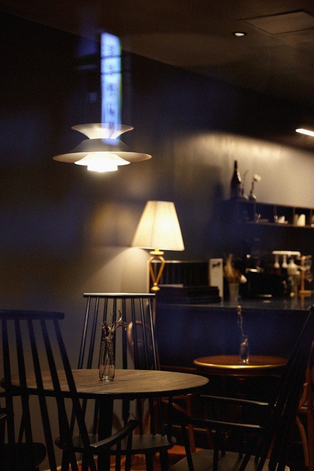 现代简约风 10 坪咖啡厅 高雅黑色调室内设计-9