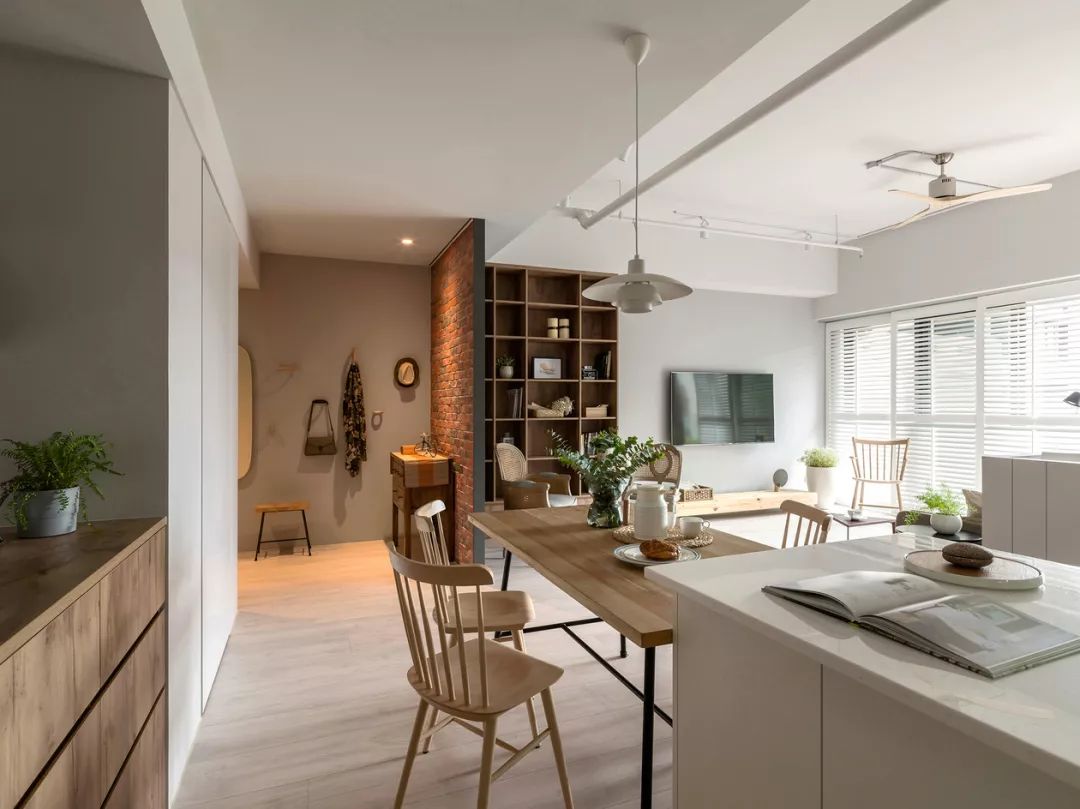 100㎡简约小资风住宅,宽敞自然的客餐厅空间-13