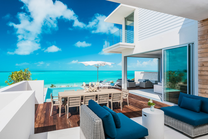 Luxury oceanfront home Villa Helios created by Long Bay Beach Club to complement turquoise views 长湾泳滩俱乐部建造豪华海滨别墅Helios以补充绿松石景观-28