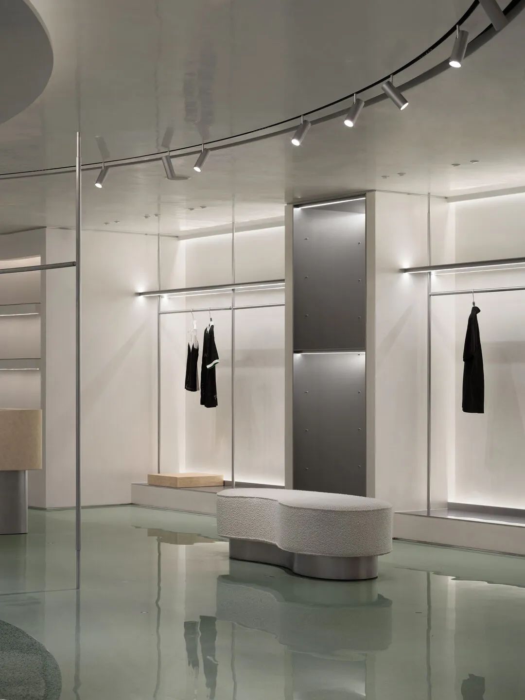 豪华高尔夫先锋品牌Mark & Lona中国旗舰店设计丨STUDIO 4,301-5