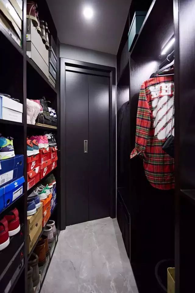 140㎡开放式空间，衣帽间、储物间一应俱全，逆天设计让家翻倍-252