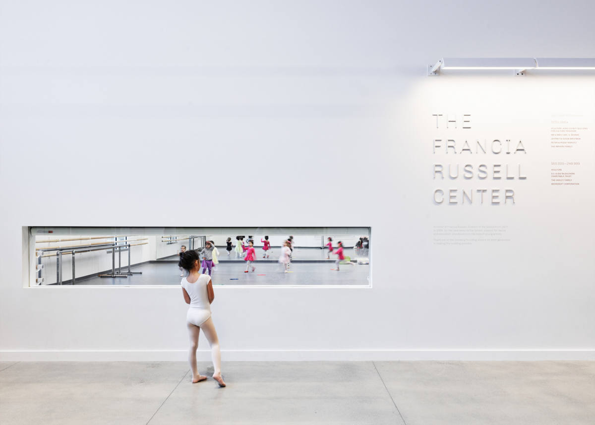 华盛顿州贝尔维尤的 PNB Francia Russell 中心——舞动的艺术空间-10