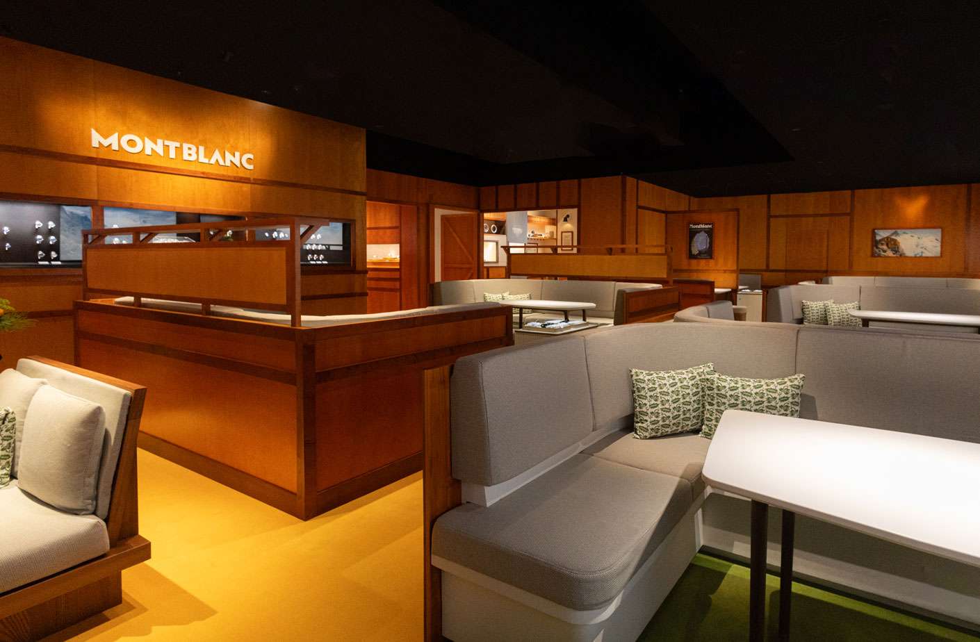 W&W  2025  MB 万宝龙钟表展展位设计丨Jean  Marc Gady工作室-11