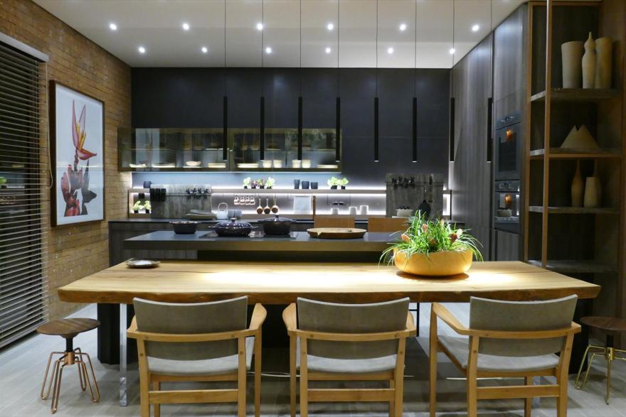 热带绿意融入的商业展示空间设计-7