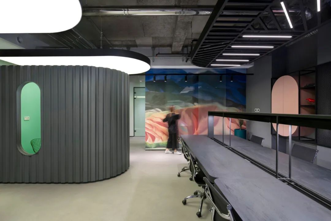 漂浮太空间的化妆品工作室丨波斯花园工作室-9