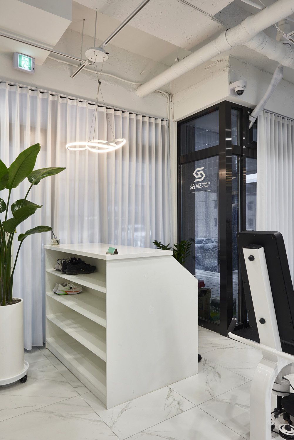 白色简约 PT 工作室设计-13