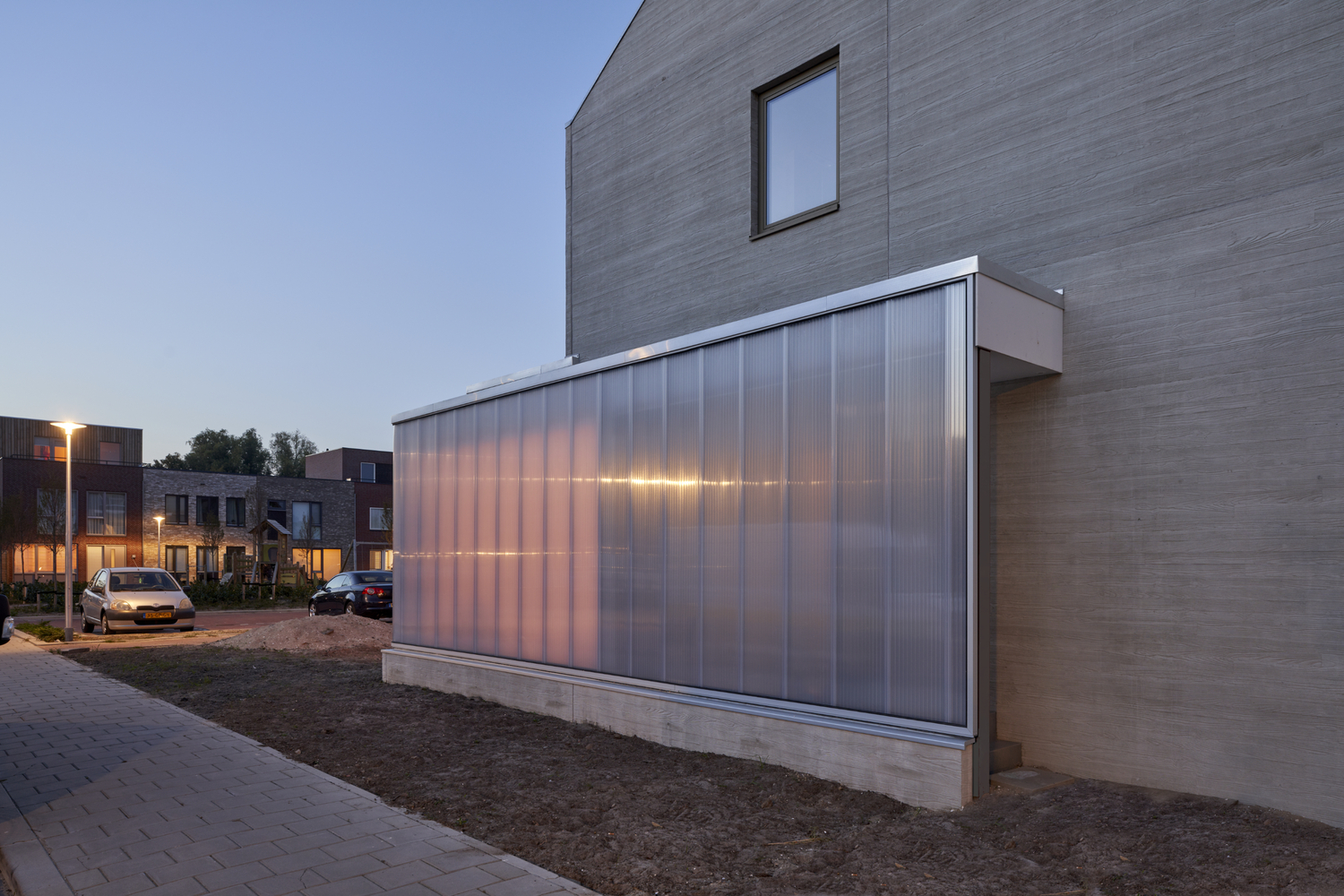 惊艳的荷兰混凝土错层住宅-11