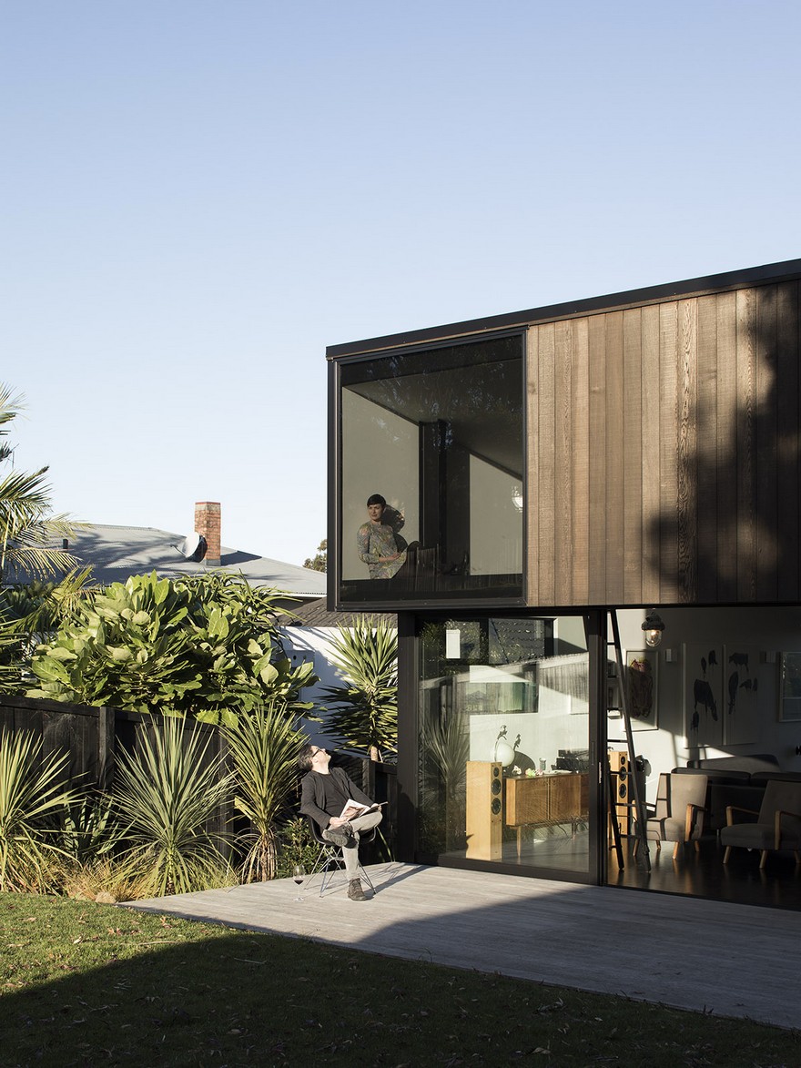 Modern Steel-Framed Home With Extensive Views Over Auckland-24