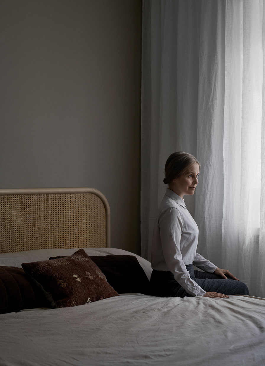 芬兰设计师打造宁静灰色家园-4