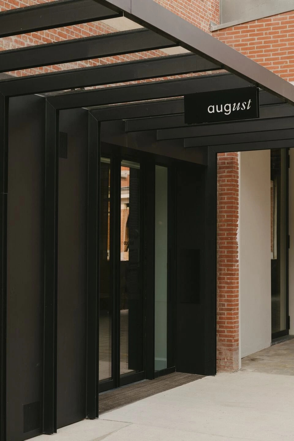 August 酒店 / Vincent Van Duysen-9