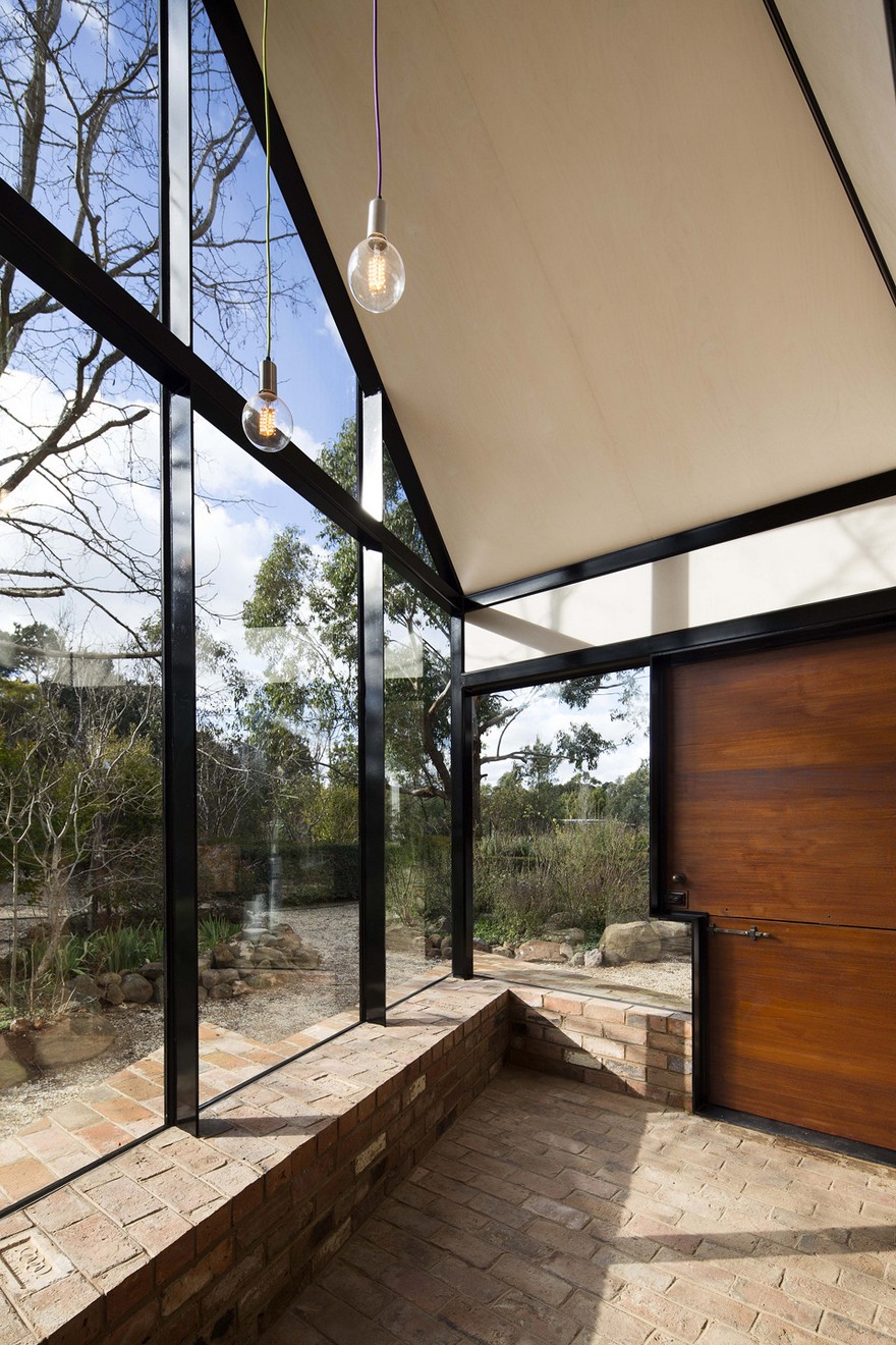 Modern Glass Extension Upgrading Mud Brick House in Victoria-15