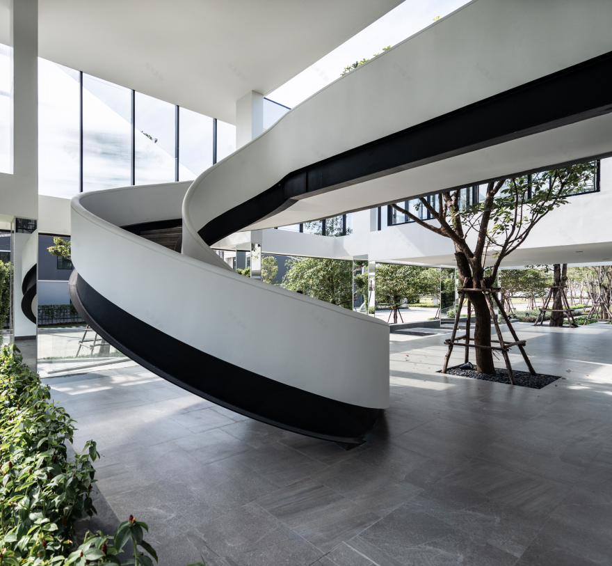 AP Grand Pleno Phahol Ransit Club House / ForX Design Studio-31