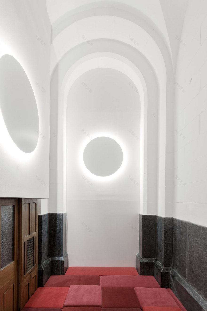 Sacral Spaces 教堂里面的神圣乐园-9