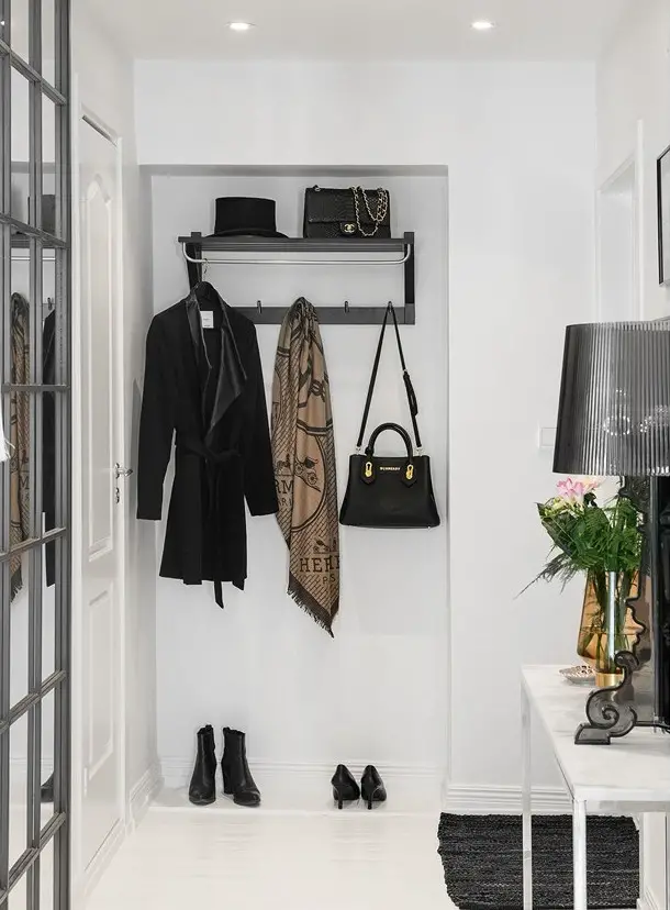 暖色调砖墙为黑白空间增色-15