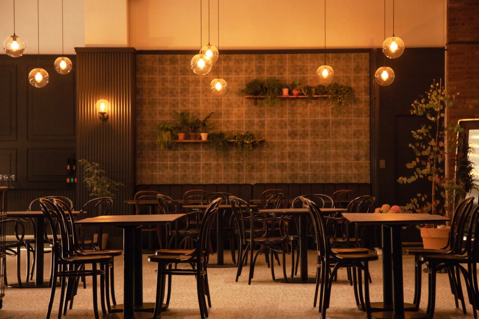 伦敦 45 平米小公寓，照明营造多元氛围-18