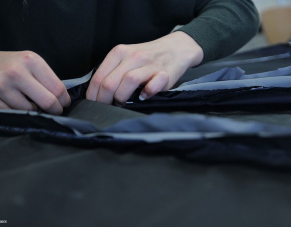 正反两面；纸张的正反（注：recto指纸张的正面、右页，verso指纸张的反面、左页 ）丨A4 Designers-27