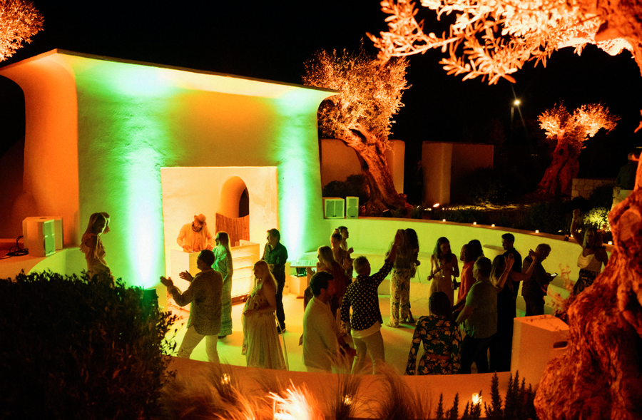 18 位建筑大师的伊维萨岛私人别墅设计,自然融入奢华-222