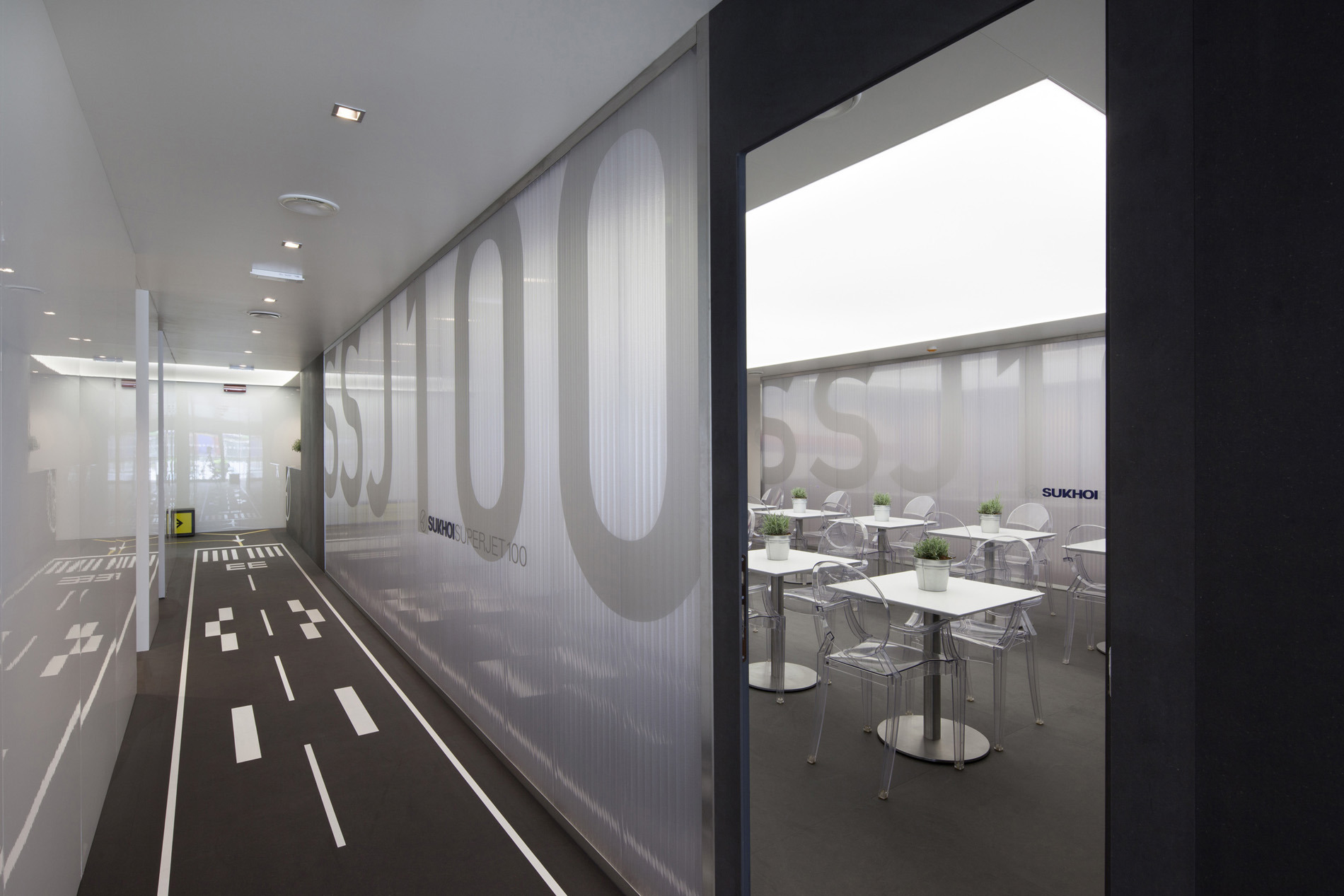 俄罗斯·意大利合资 Sukhoi Superjet 100 航空展临时展馆-13