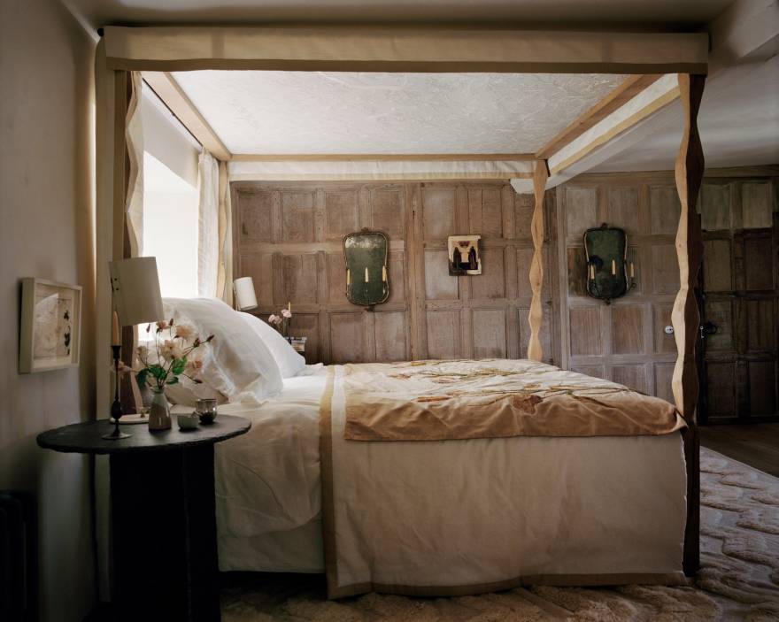 How Miranda Brooks & Bastien Halard Created One Of The Most Beautiful Homes In The Cotswolds | British Vogue-9