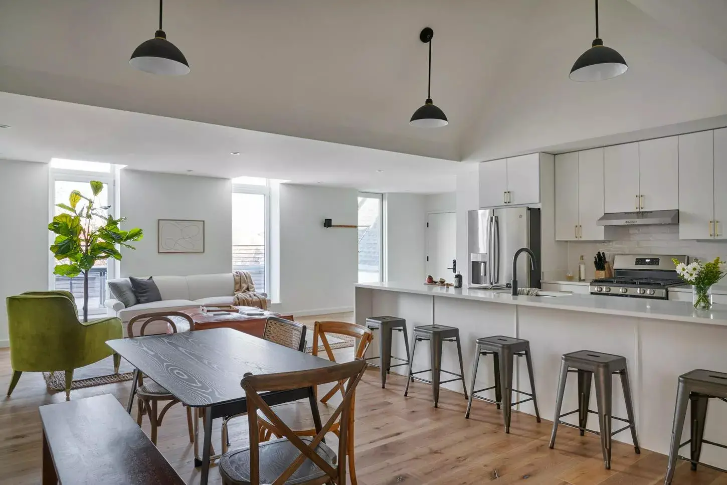 废弃教堂变时尚共享公寓，复古与现代的完美结合-5