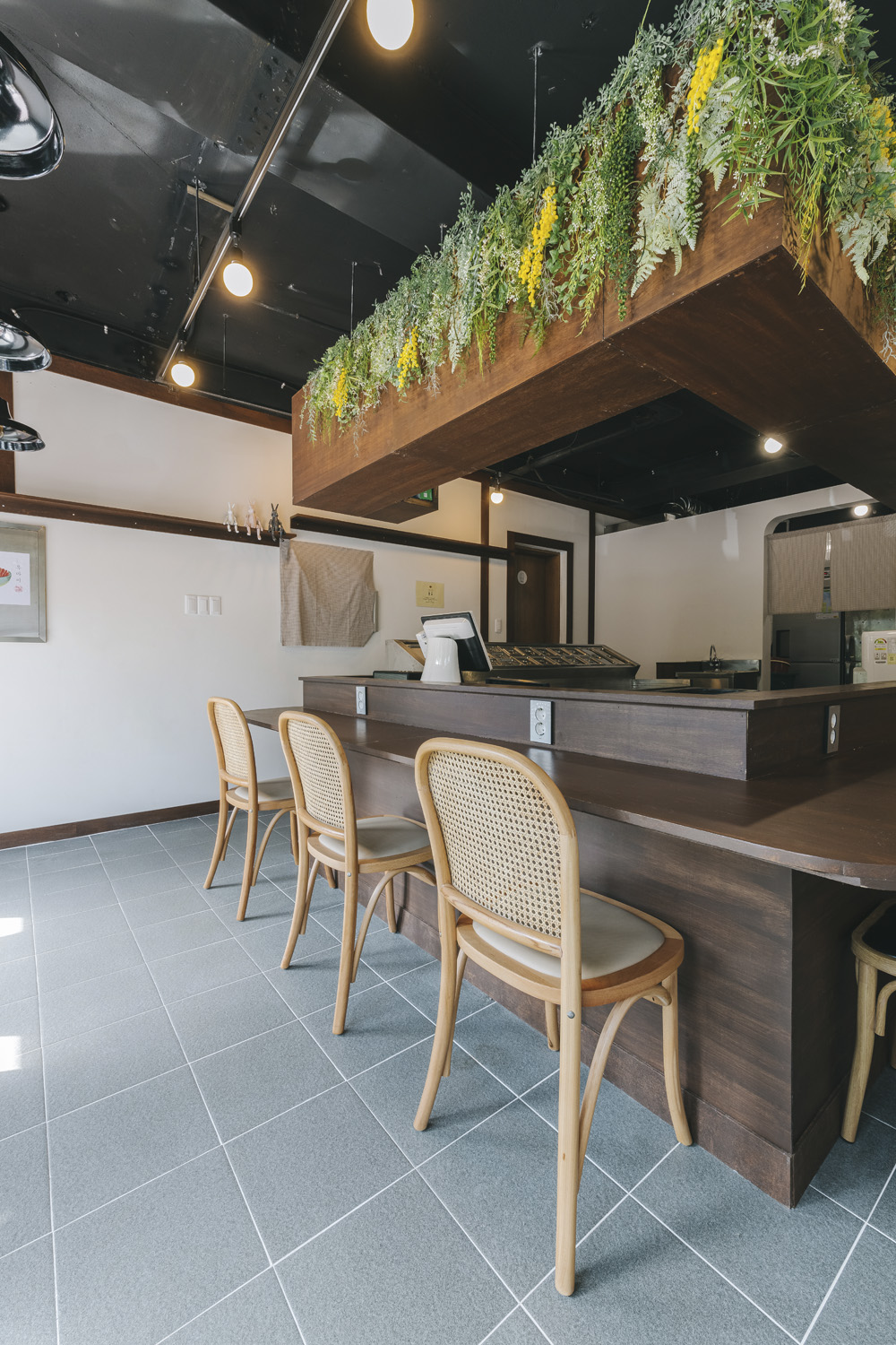 白色木纹，打造 15 平极简卧室之美-9