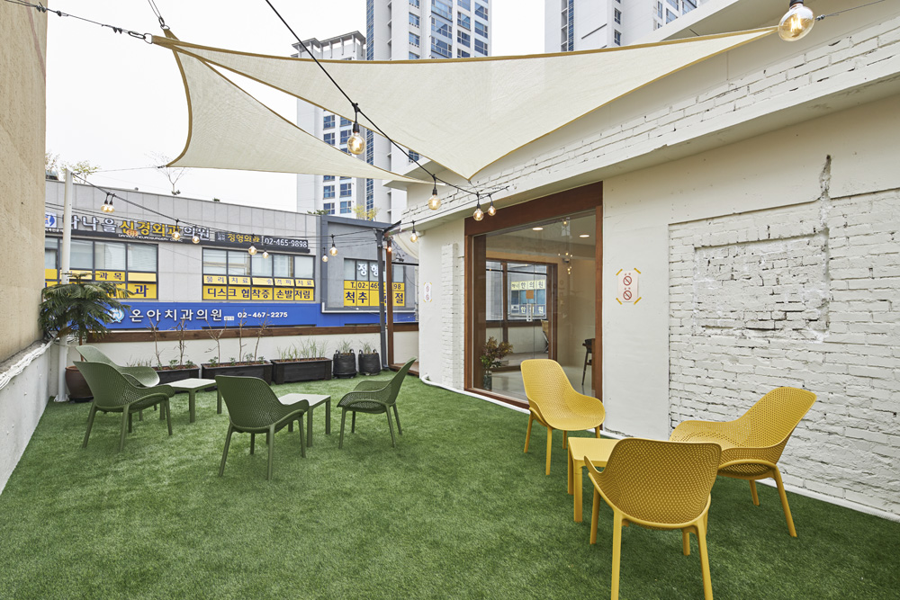 现代简约 39 平咖啡厅室内设计案例-16