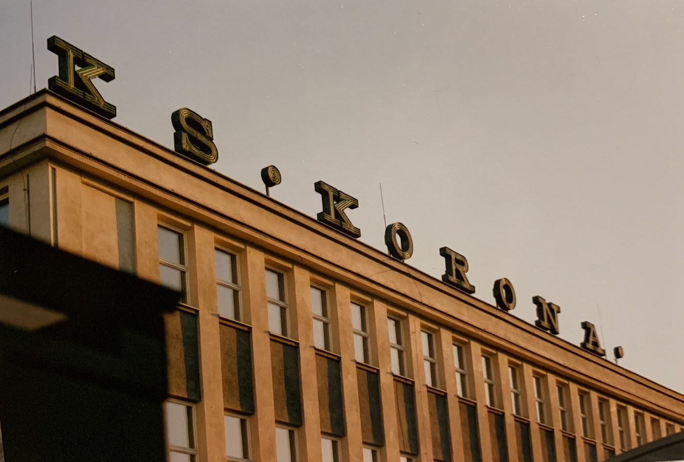 复古胶片元素融入现代家居设计-4