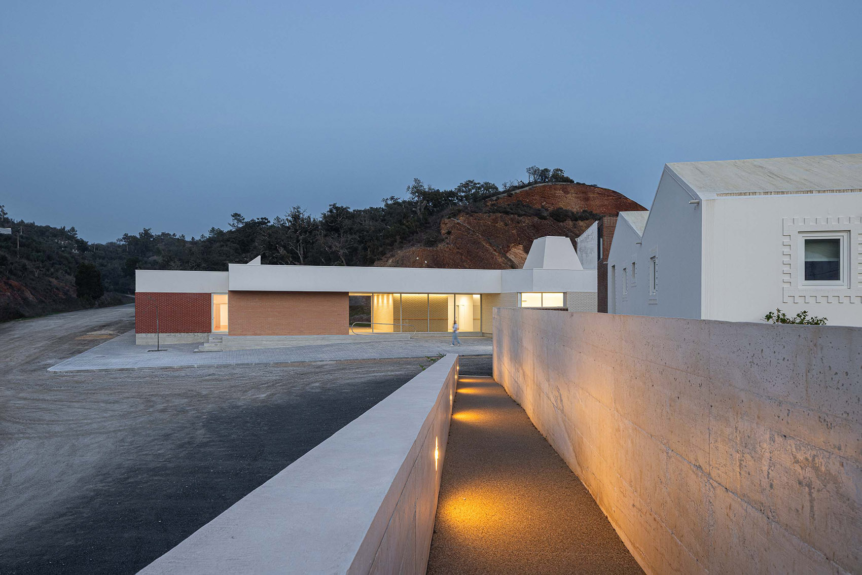 奥德米拉脑瘫患者康复中心丨葡萄牙丨奥德米拉市议会市政工程处-52