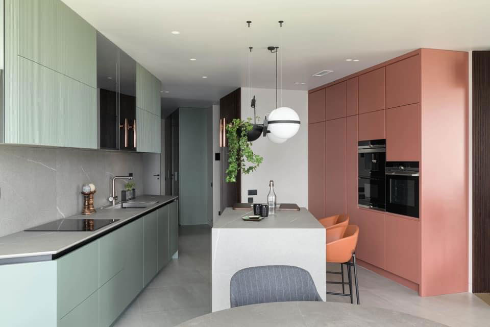 基辅现代公寓 | 简约设计与美景的完美融合-2