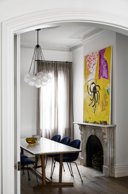 金色的;金黄色的;金的;金制的-116