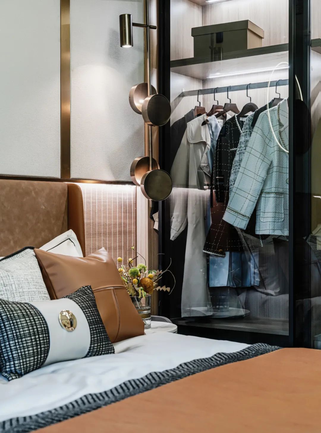 龙湖金地天曜城样板间 B1,C1 户型丨中国东莞丨元禾大千(软装),深圳市意巢空间设计有限公司(硬装)-51