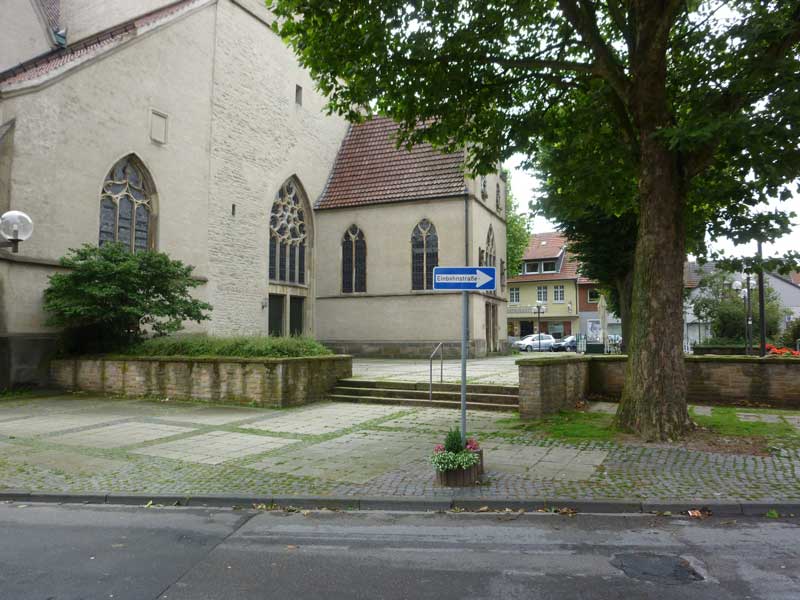 德国 Borken 圣雷米吉乌斯教堂广场的现代改造-32