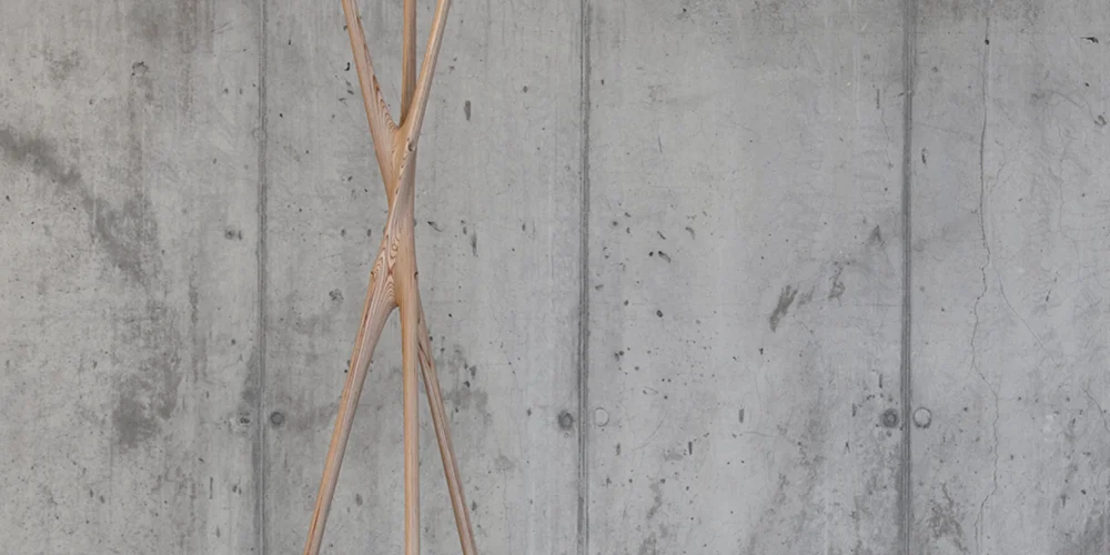 庞戈衣帽架

注：Pongo如果是特定名称，可能有专门的译法，若这里它是普通词汇，庞戈是常见音译；Coatrack意为衣帽架  丨Brandon Clifford + Wes McGee-0