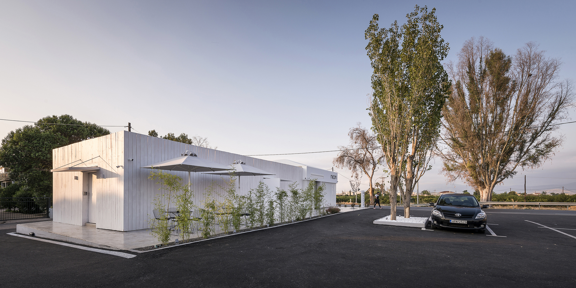 Neon Bakery & Coffee / Studio 2Pi Architecture-44