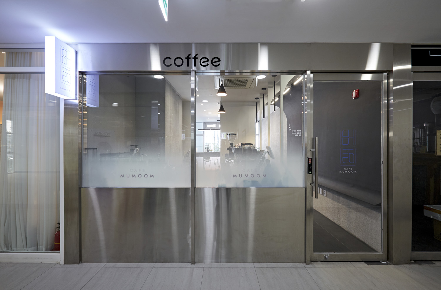 10 坪极简咖啡厅 | 素雅氛围的温馨空间-13