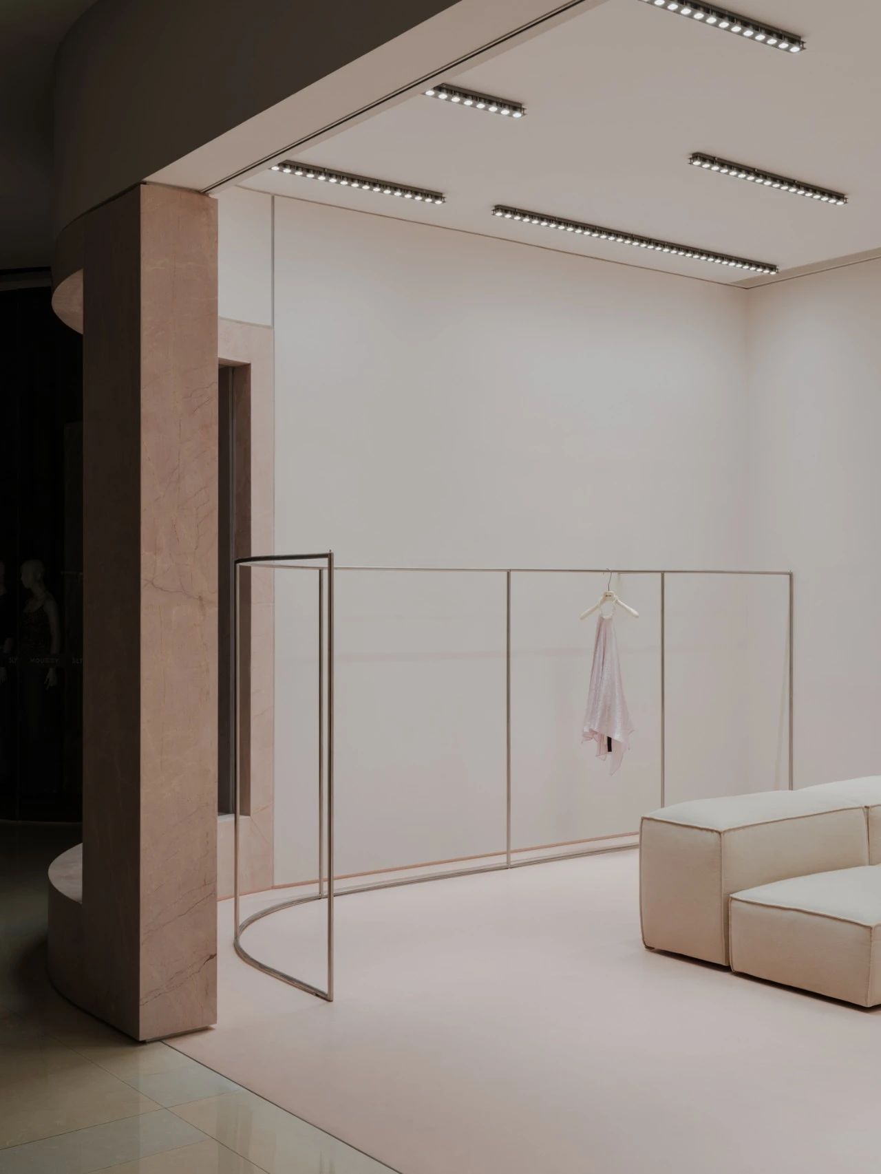 服装店丨中国杭州丨山地土壤空间设计-8