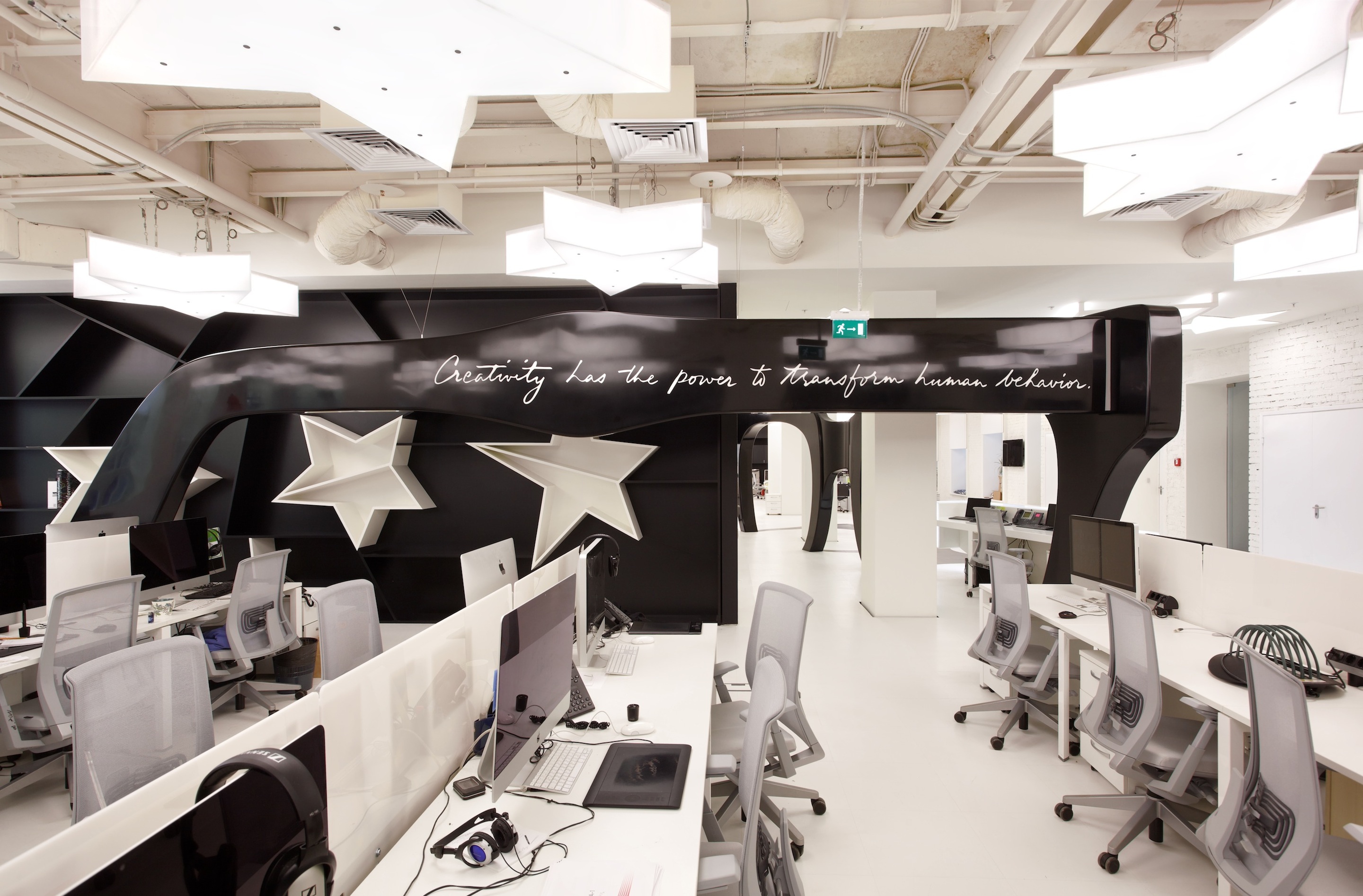 莫斯科 Leo Burnett 办公室 | 艺术画廊般的现代办公空间-31