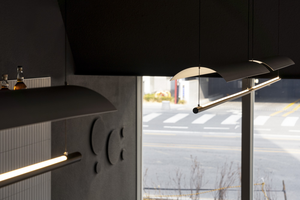 时尚高级的 11 坪料理店室内设计案例-8