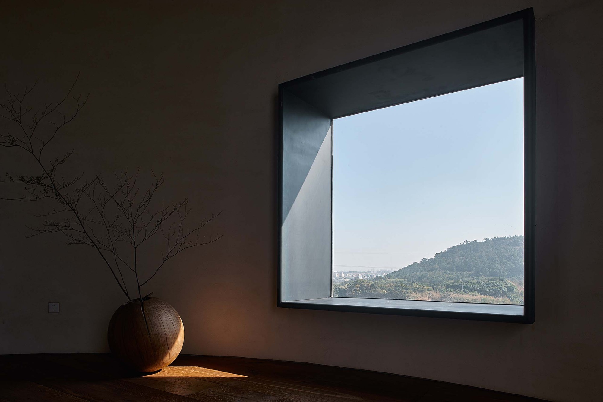 A Woodwork Enthusiast’s Home / ZMY Design-32