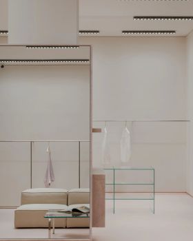 服装店丨中国杭州丨山地土壤空间设计