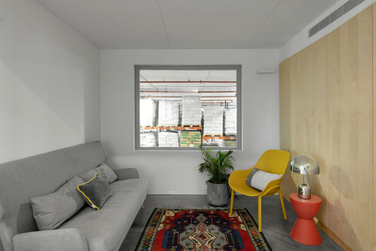 多彩集装箱,打造 Sorpol Logistic Center 办公室-11