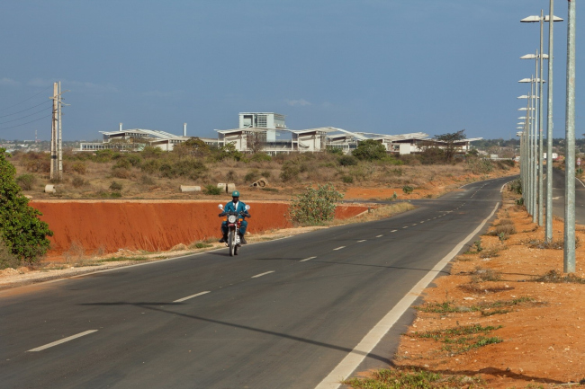 阿戈斯蒂纽·内图大学校园建设项目丨安哥拉罗安达丨Perkins+Will-31